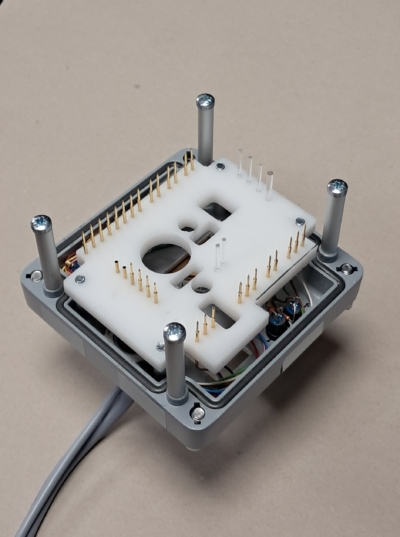 Muovia.com Technische Kunststoffe POM 8mm Montageplatte für die Testspitze des Prüfgeräts Technischer Kunststoff POM 8mm aus Muovia.com als Montageplatte für die Testspitze des Prüfgeräts