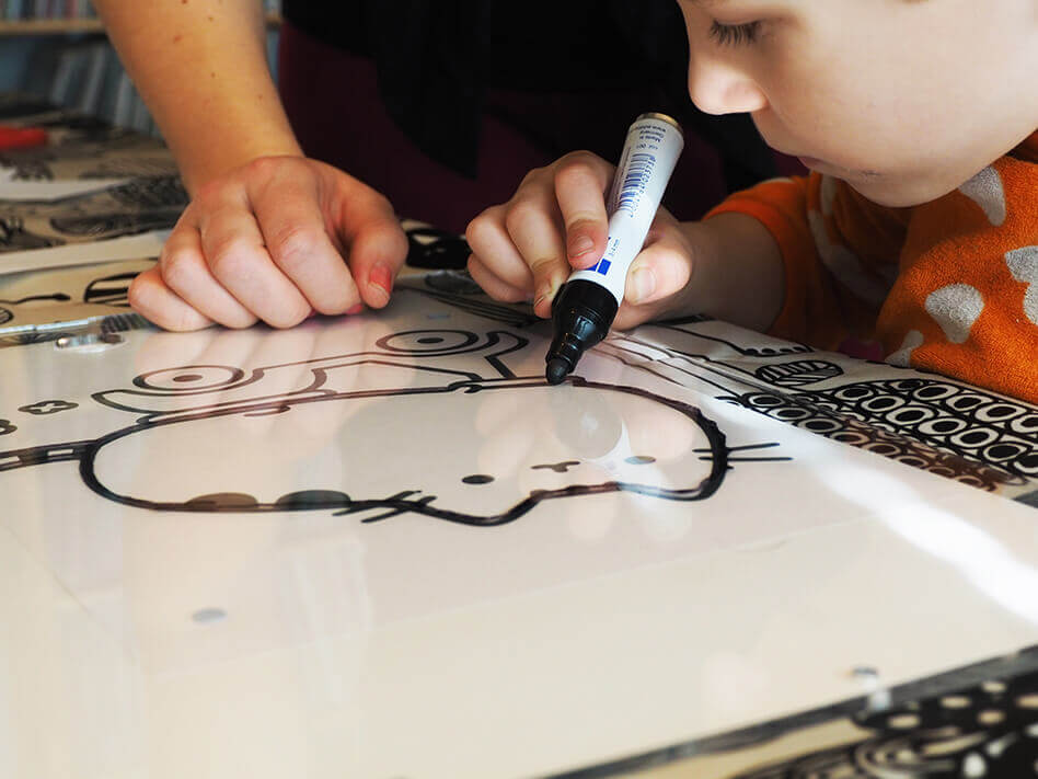 akryyli akryylilevy PMMA pleksi maalaaminen taide lapsi