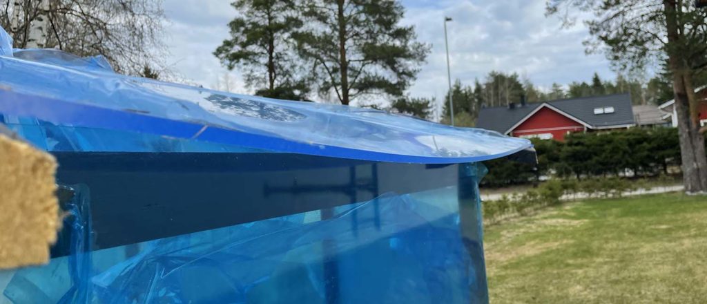 Växthusets tak hängde ned på grund av för stort avstånd mellan stöd