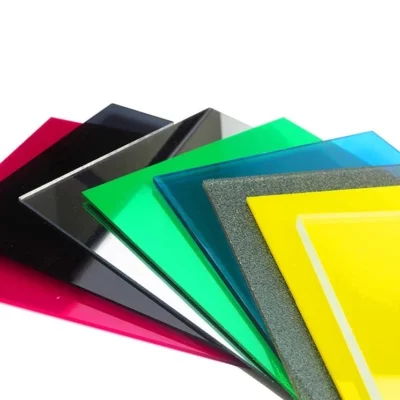 Kiiltävät värilliset akryylilevyt