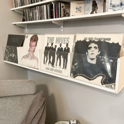 Frontpaneler för hyllor med vinylskivor av akryl