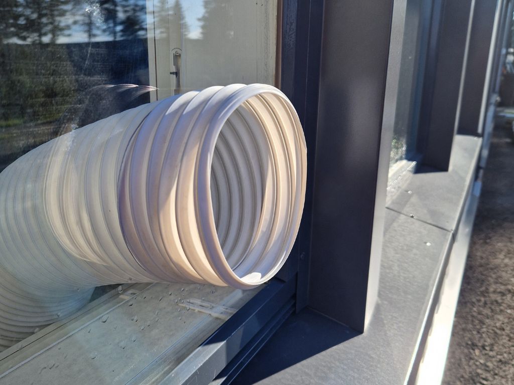 Utloppsrör för AC fönstertätning av plexiglas